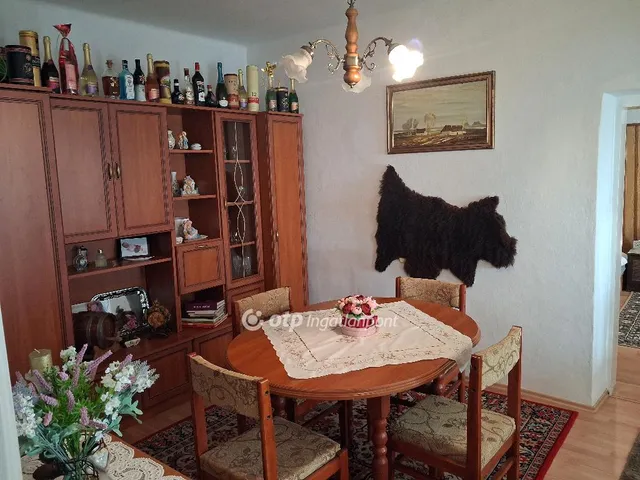 Eladó ház Tényő 85 nm