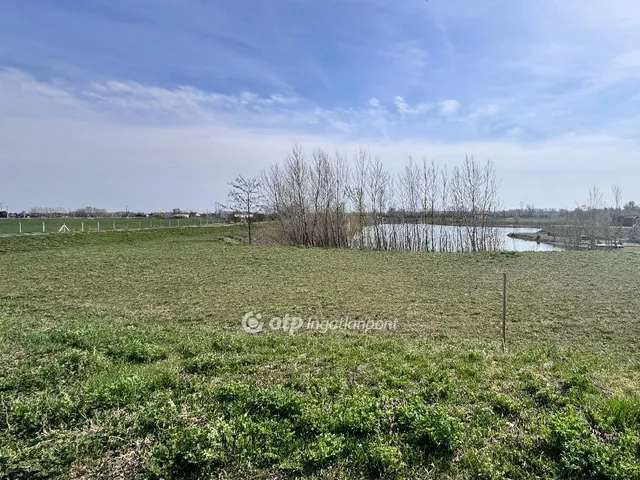 Eladó telek Győrzámoly 283 nm