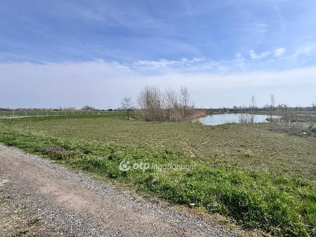 Eladó telek Győrzámoly 283 nm