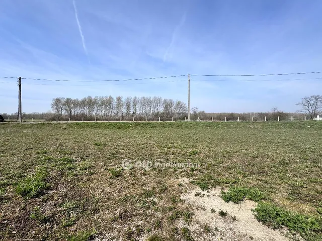 Eladó telek Győrzámoly 252 nm