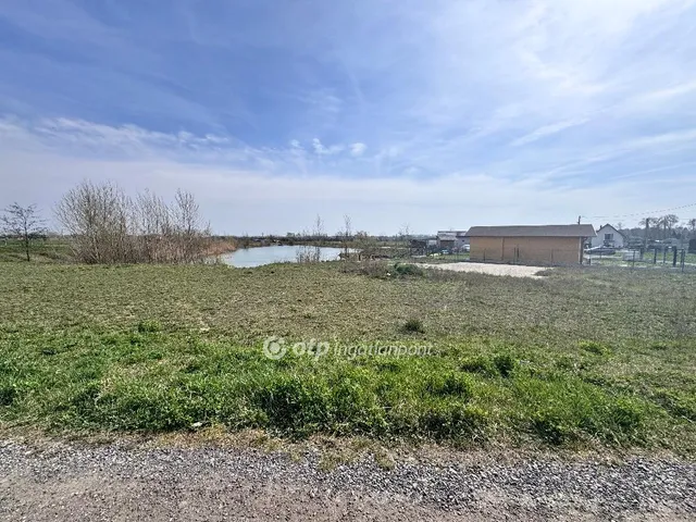 Eladó telek Győrzámoly 252 nm