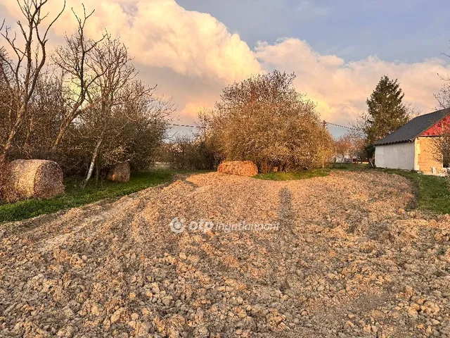 Eladó telek Vadosfa 2298 nm