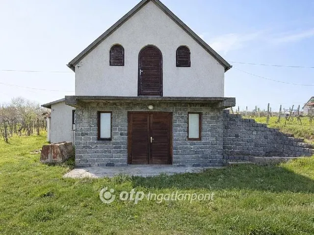 Eladó üdülő és hétvégi ház Lesenceistvánd 70 nm