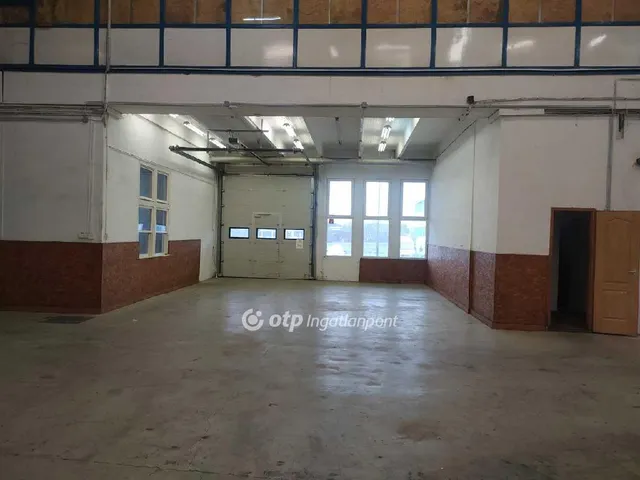 Kiadó kereskedelmi és ipari ingatlan Győr, Szabadhegy 1220 nm
