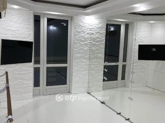 Eladó lakás Győr, Nádorváros 119 nm