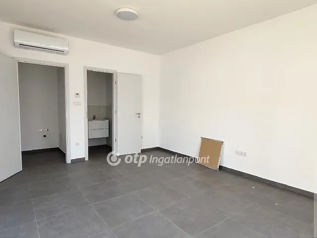 Eladó kereskedelmi és ipari ingatlan Csorna 25 nm