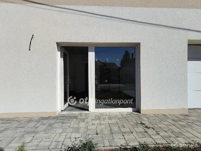 Eladó kereskedelmi és ipari ingatlan Csorna 25 nm