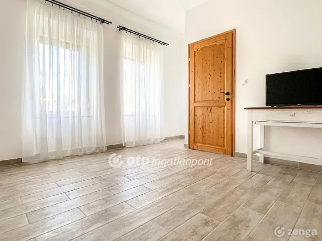 Eladó ház Lázi 100 nm
