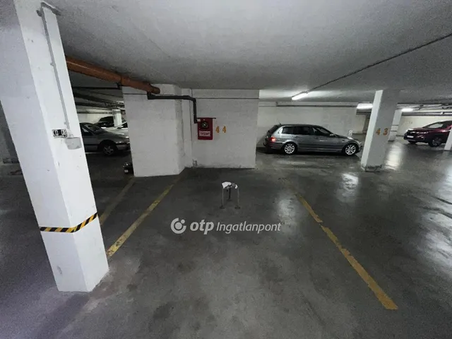 Eladó garázs Győr 14 nm