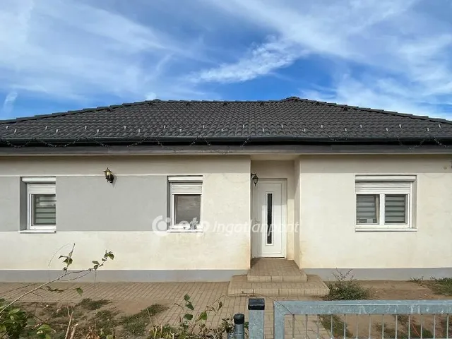 Eladó ház Nagyszentjános 99 nm