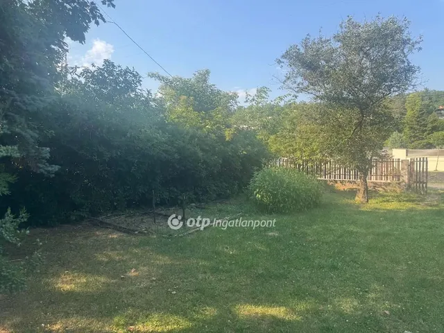 Eladó telek Győrújbarát 1073 nm