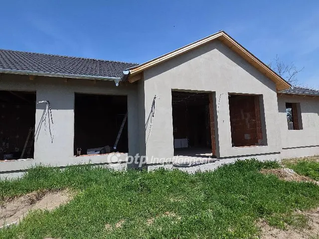 Eladó ház Kiskunlacháza 67 nm