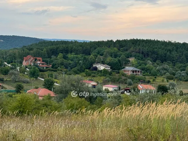 Eladó telek Tinnye 1506 nm