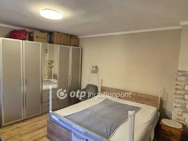 Eladó ház Budapest XVI. kerület, Centenáriumi lakótelep 72 nm