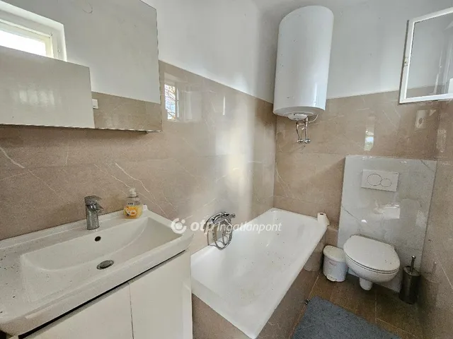 Eladó üdülő és hétvégi ház Siófok, Újhely 25 nm