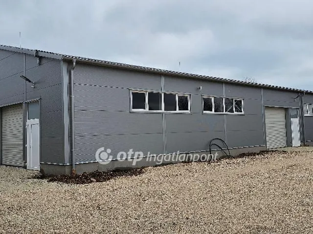 Eladó kereskedelmi és ipari ingatlan Kecskemét 13305 nm