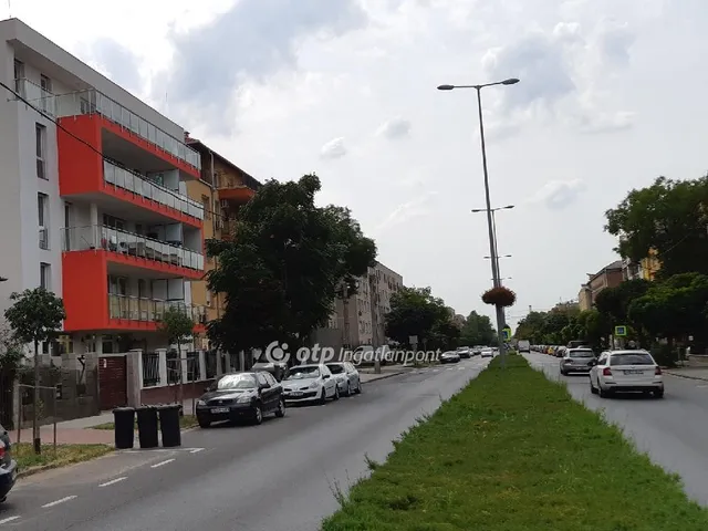 Eladó garázs Budapest XIII. kerület, Angyalföld 12 nm