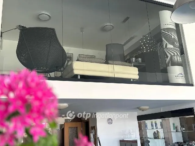 Eladó kereskedelmi és ipari ingatlan Cegléd 405 nm