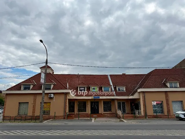 Eladó kereskedelmi és ipari ingatlan Dunakeszi 680 nm