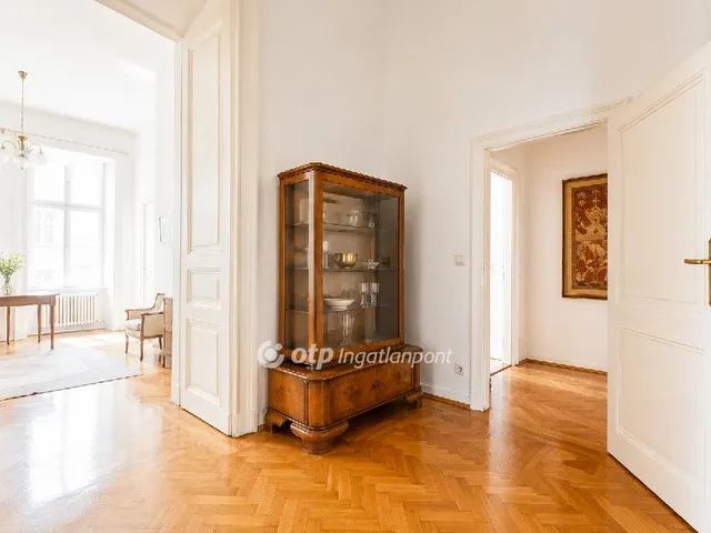 Eladó lakás Budapest V. kerület 106 nm