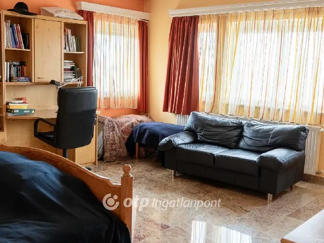 Eladó ház Budapest II. kerület 498 nm
