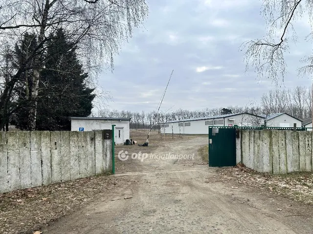 Eladó kereskedelmi és ipari ingatlan Balkány, Balkány külterület 1800 nm