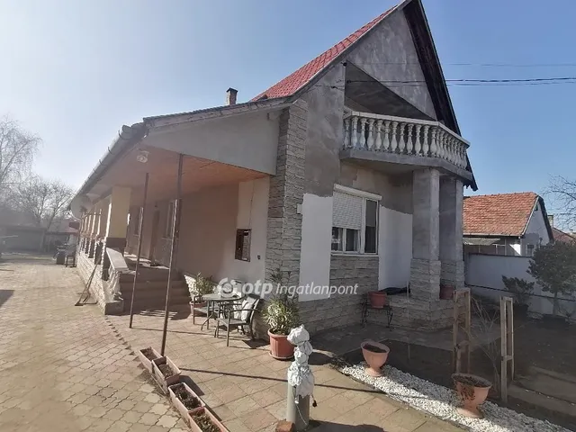 Eladó ház Hajdúhadház, Allomas 165 nm