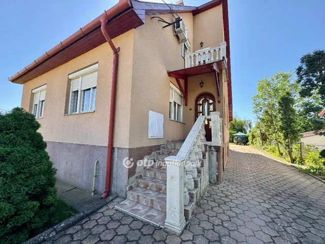 Eladó ház Debrecen, Józsa 240 nm