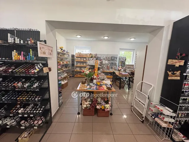 Eladó kereskedelmi és ipari ingatlan Debrecen, Belváros 100 nm