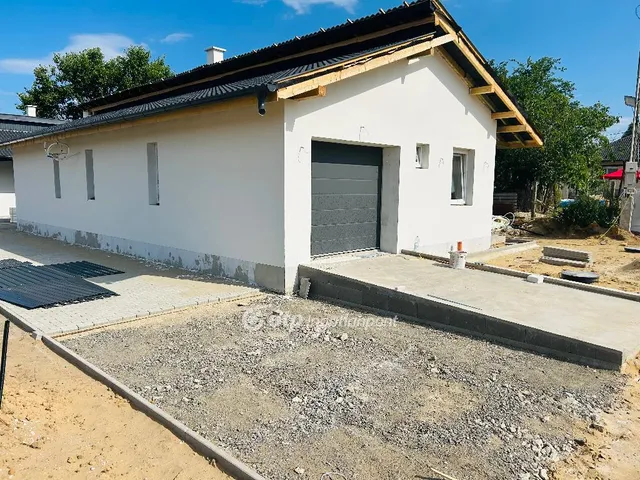 Eladó ház Debrecen, Júliatelep 109 nm