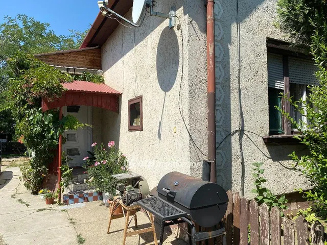 Eladó ház Kunmadaras, kertváros 85 nm