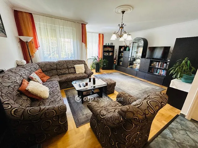Eladó lakás Debrecen, Széchenyikert 115 nm
