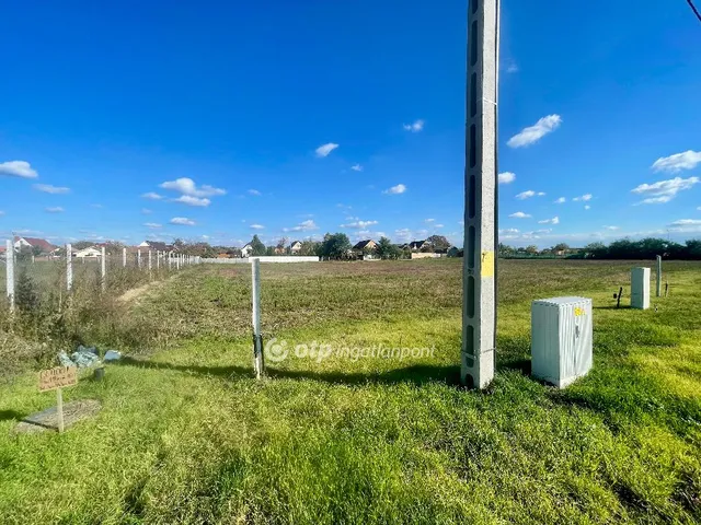 Eladó telek Mikepércs 1160 nm