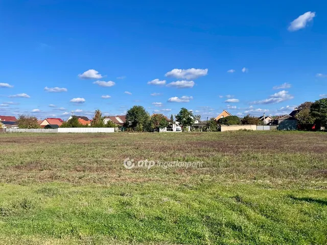 Eladó telek Mikepércs 1146 nm