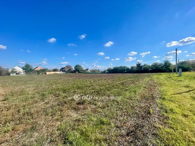 Eladó telek Mikepércs 1146 nm