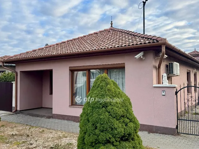 Kiadó ház Hajdúszoboszló 100 nm