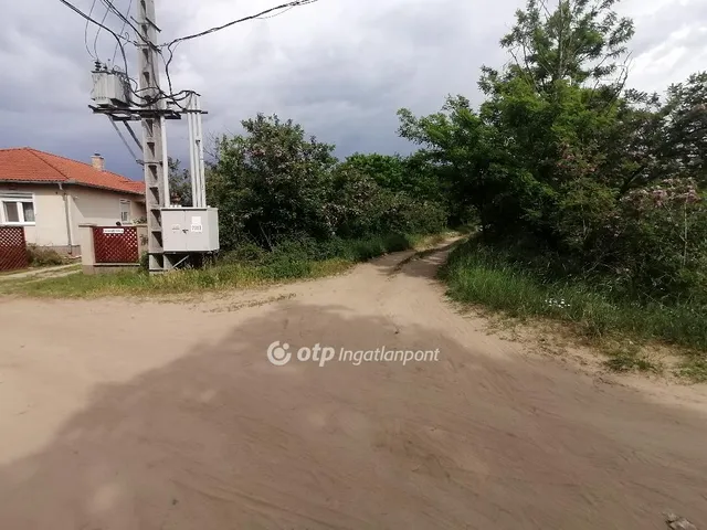 Eladó telek Hajdúsámson, Sámsonkert 810 nm