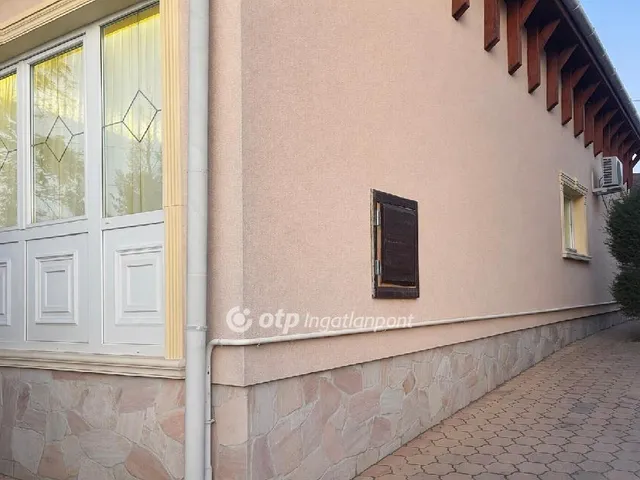 Eladó ház Derecske 257 nm