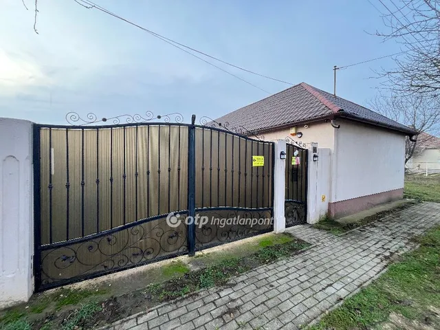 Eladó ház Berekböszörmény 69 nm