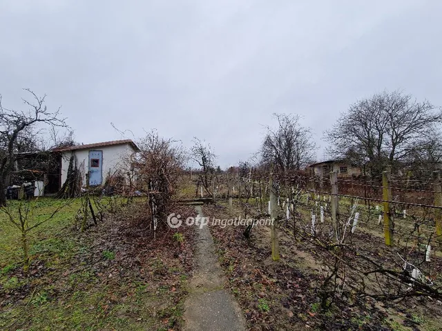 Eladó telek Debrecen, Júliatelep 1063 nm