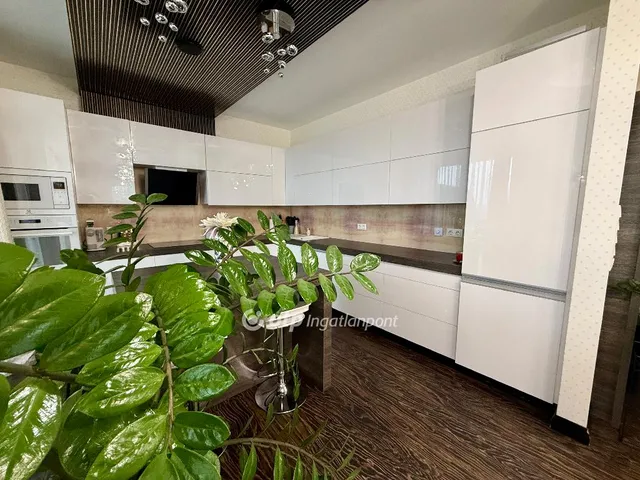 Eladó lakás Debrecen, Nagyerdőalja 130 nm