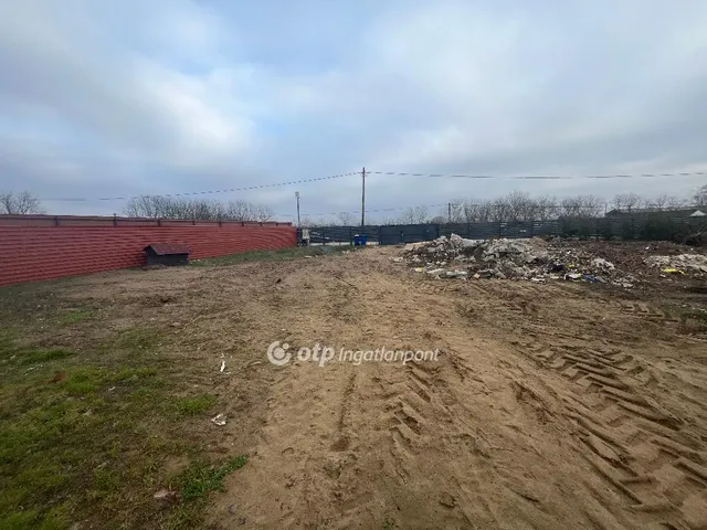 Eladó telek Debrecen 170 nm