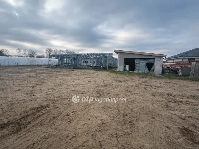 Eladó telek Debrecen 170 nm