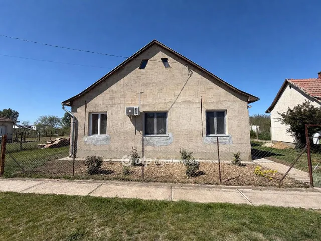 Eladó ház Konyár 93 nm