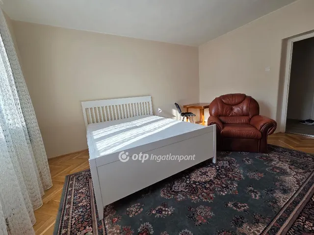 Kiadó lakás Debrecen, Nagyerdő 74 nm