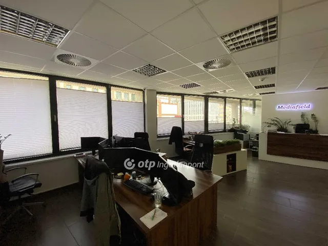 Kiadó kereskedelmi és ipari ingatlan Debrecen, Belváros 94 nm