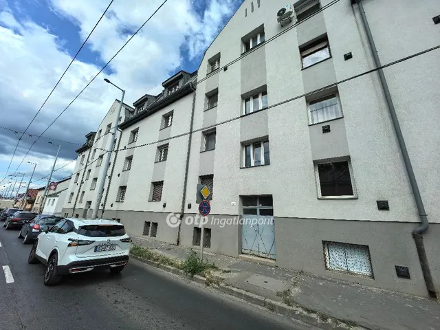 Eladó lakás Debrecen 76 nm