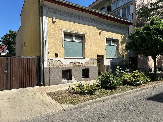 Eladó kereskedelmi és ipari ingatlan Nyíregyháza 367 nm