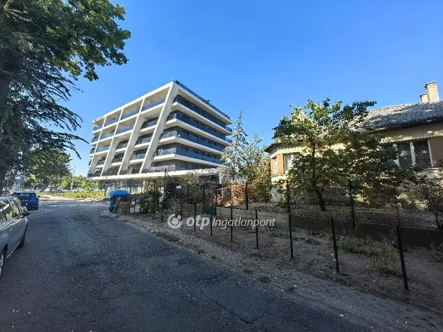 Eladó garázs Debrecen 19 nm