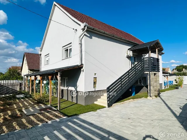 Eladó ház Hajdúsámson 180 nm
